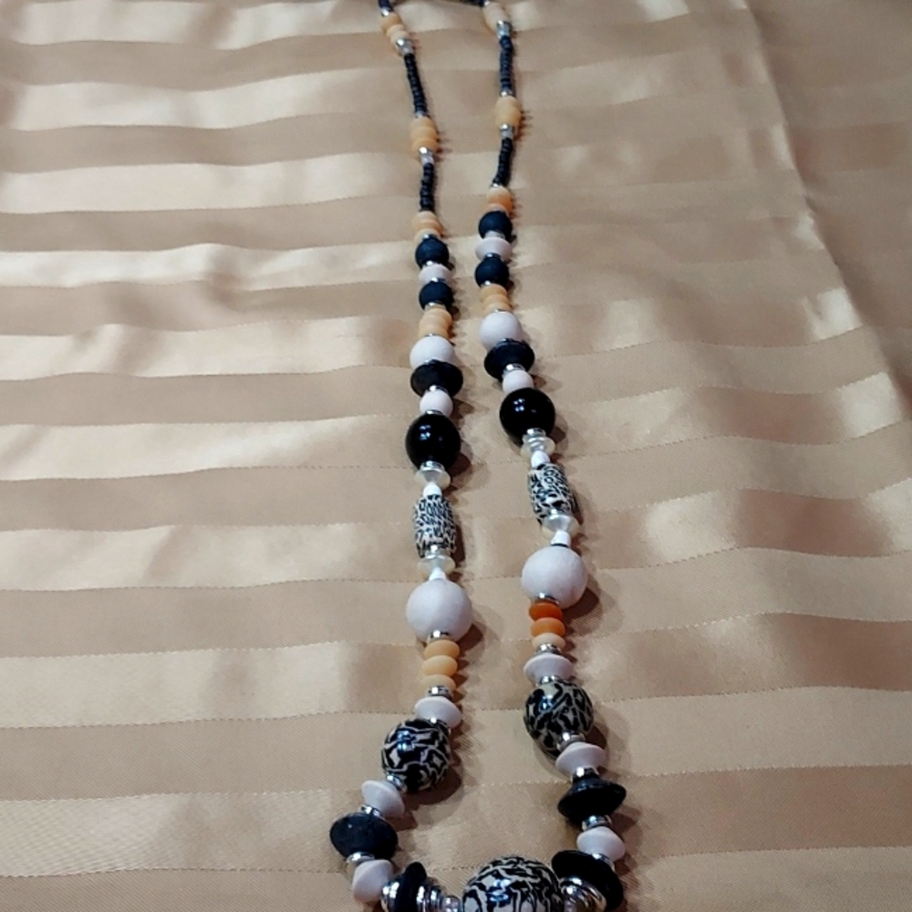 Textured beaded necklace w/tourmaline, wood & glass beads